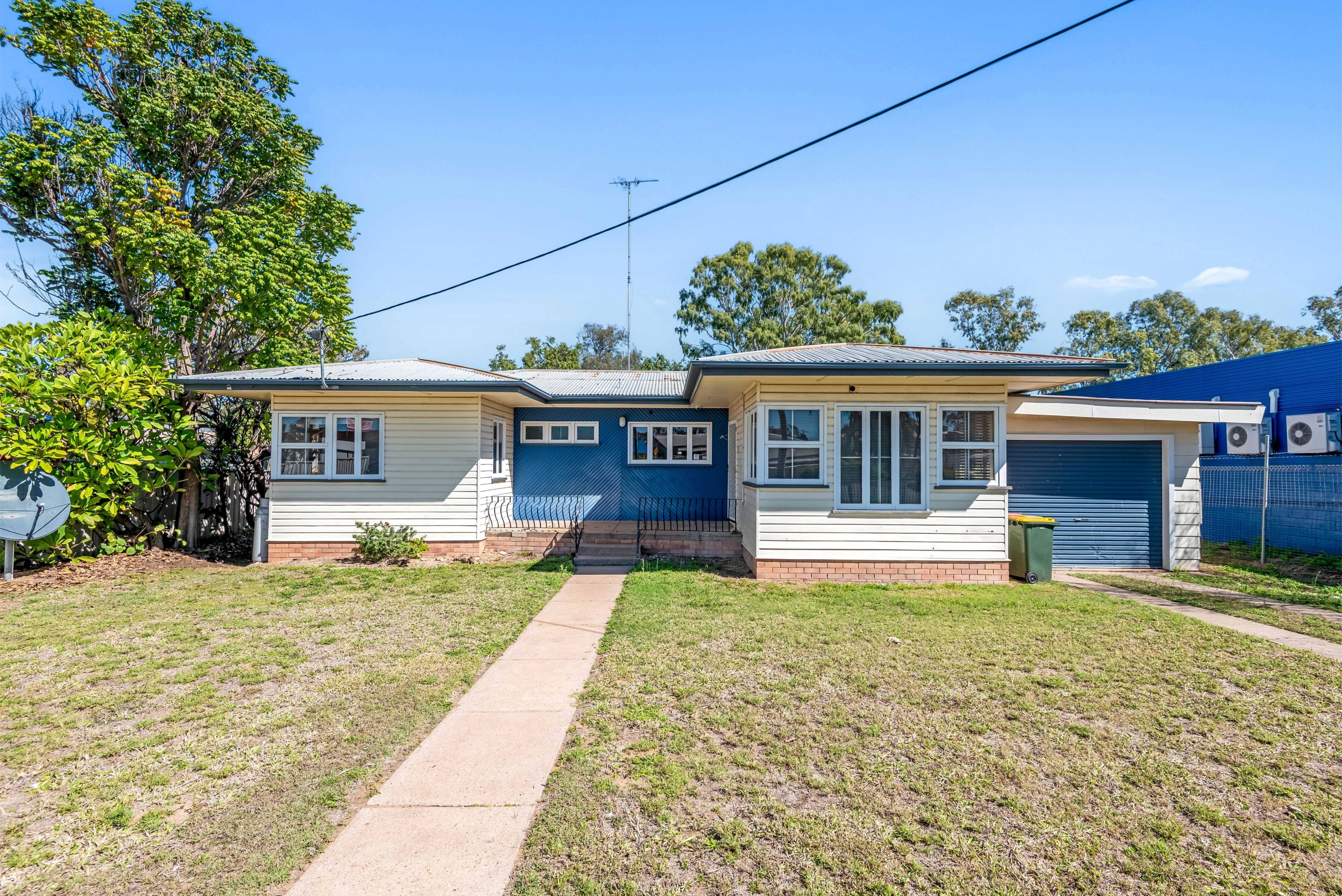 11 Hospital Road, Emerald, QLD, 4720 - Image 4