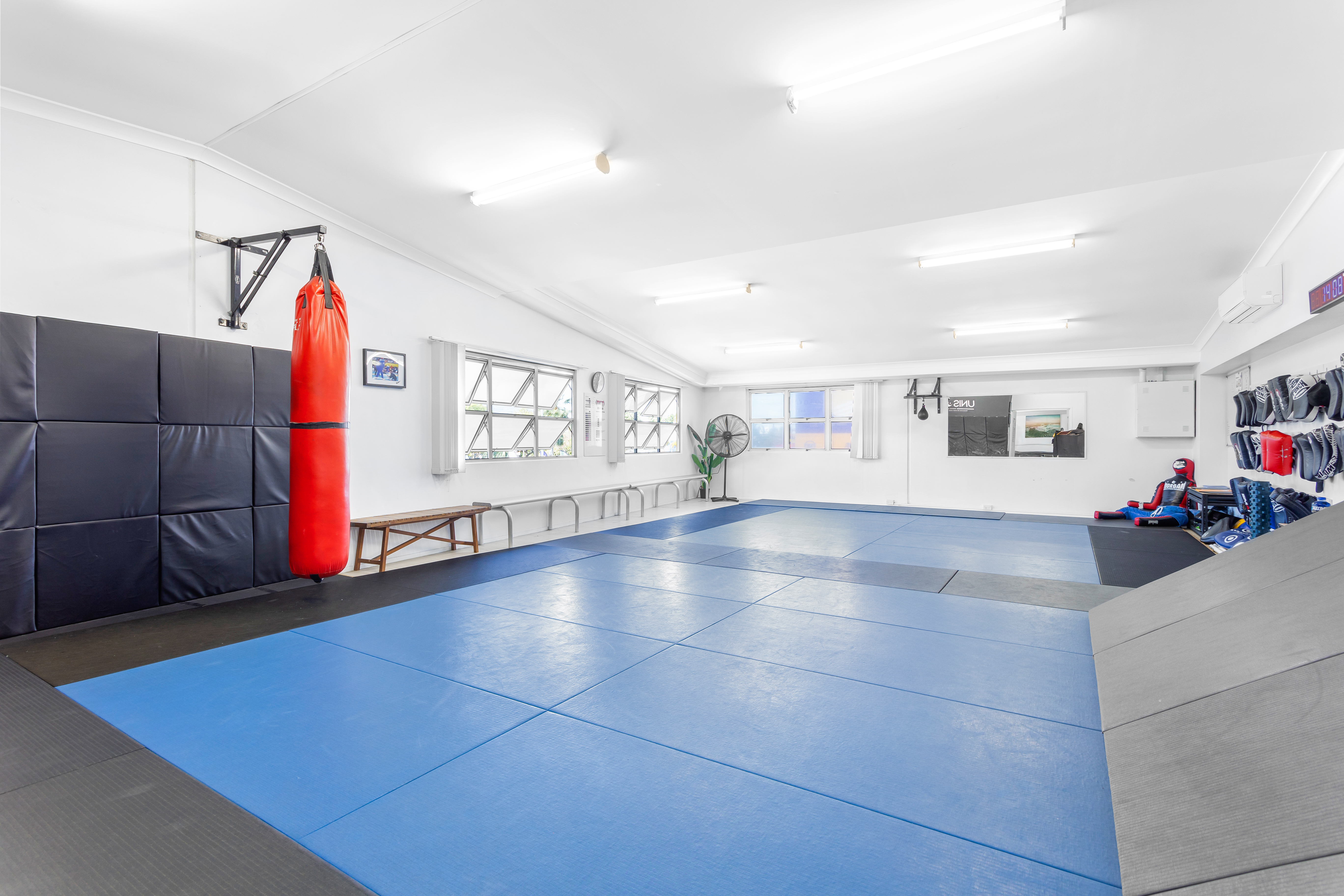 2/415 Yaamba Road, Park Avenue, QLD, 4701 - Image 2