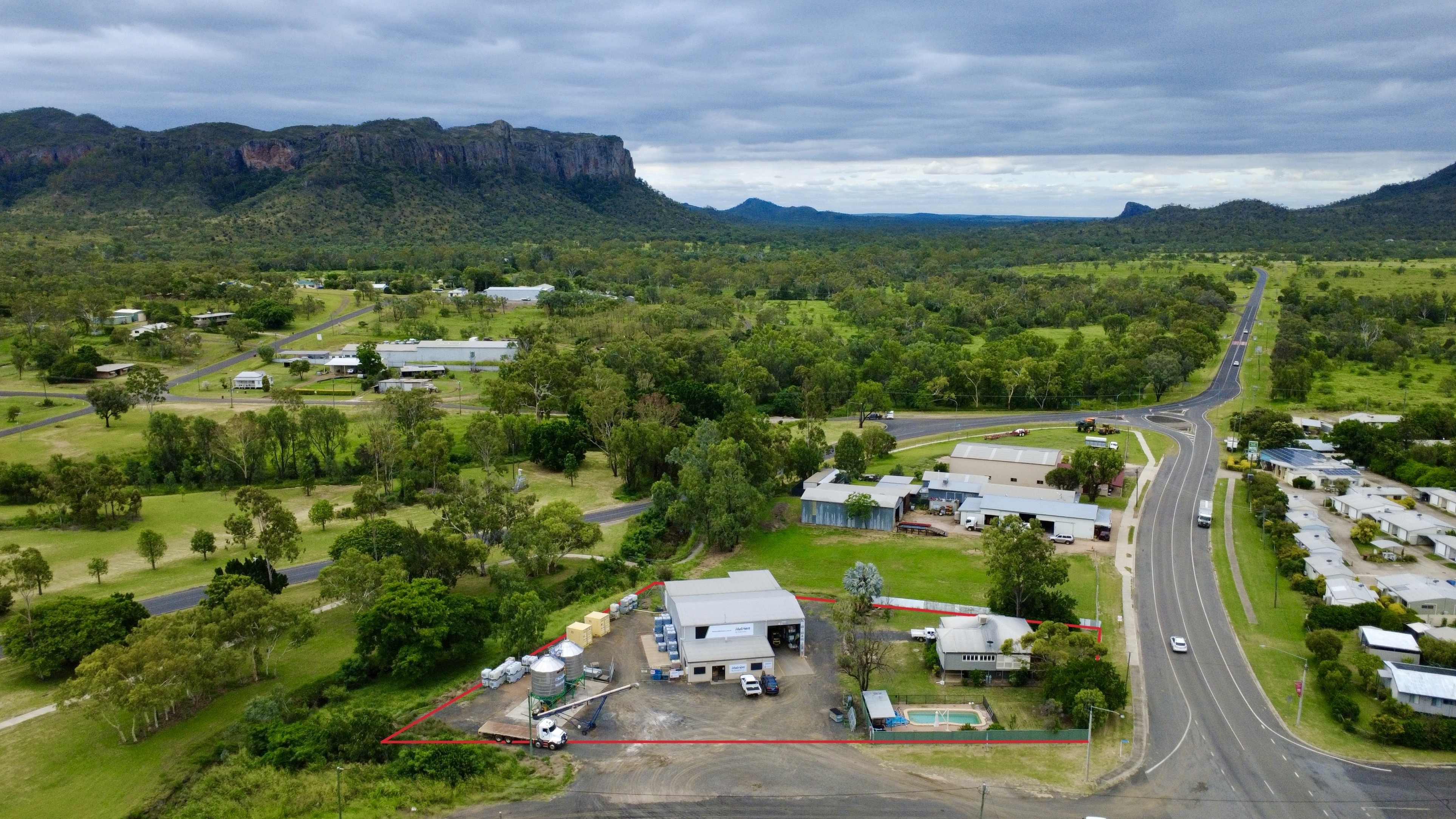 21 Eclipse Street, Springsure, QLD, 4722 - Image 3