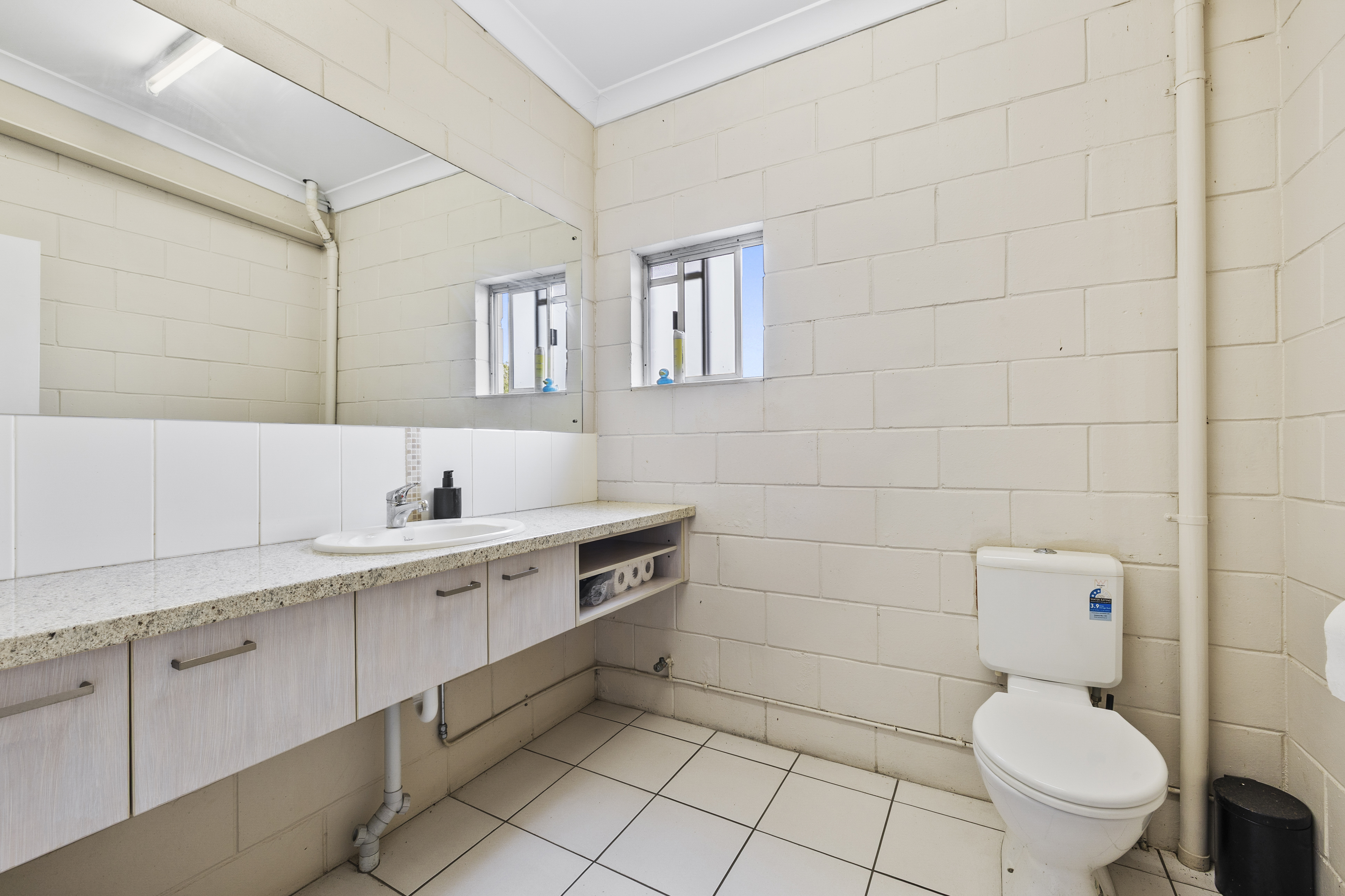 2/39 Gladstone Road, Allenstown, QLD, 4700 - Image 7