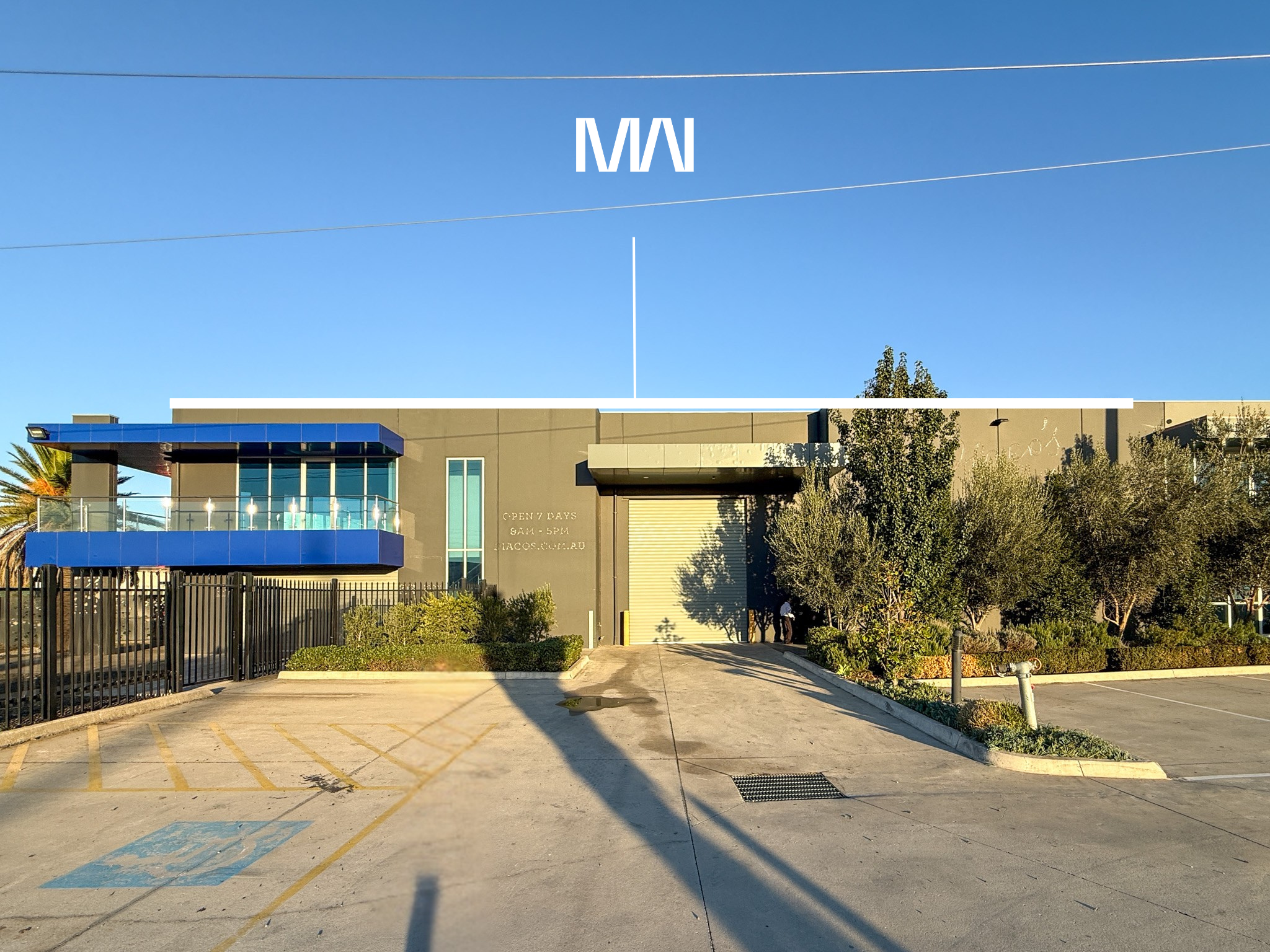 Premium Office. Practical Warehouse.