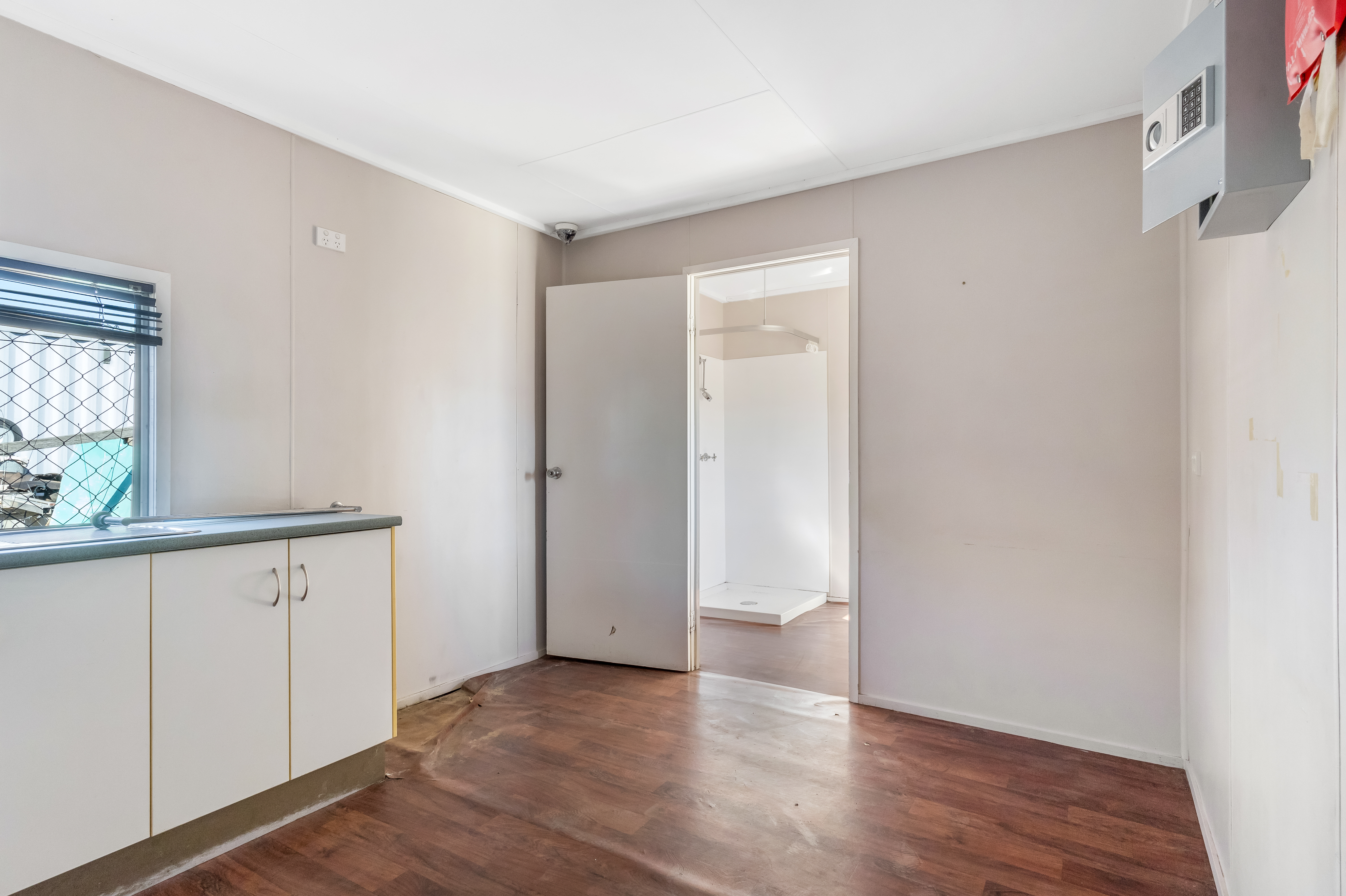 22 Brown Street, Emerald, QLD, 4720 - Image 10