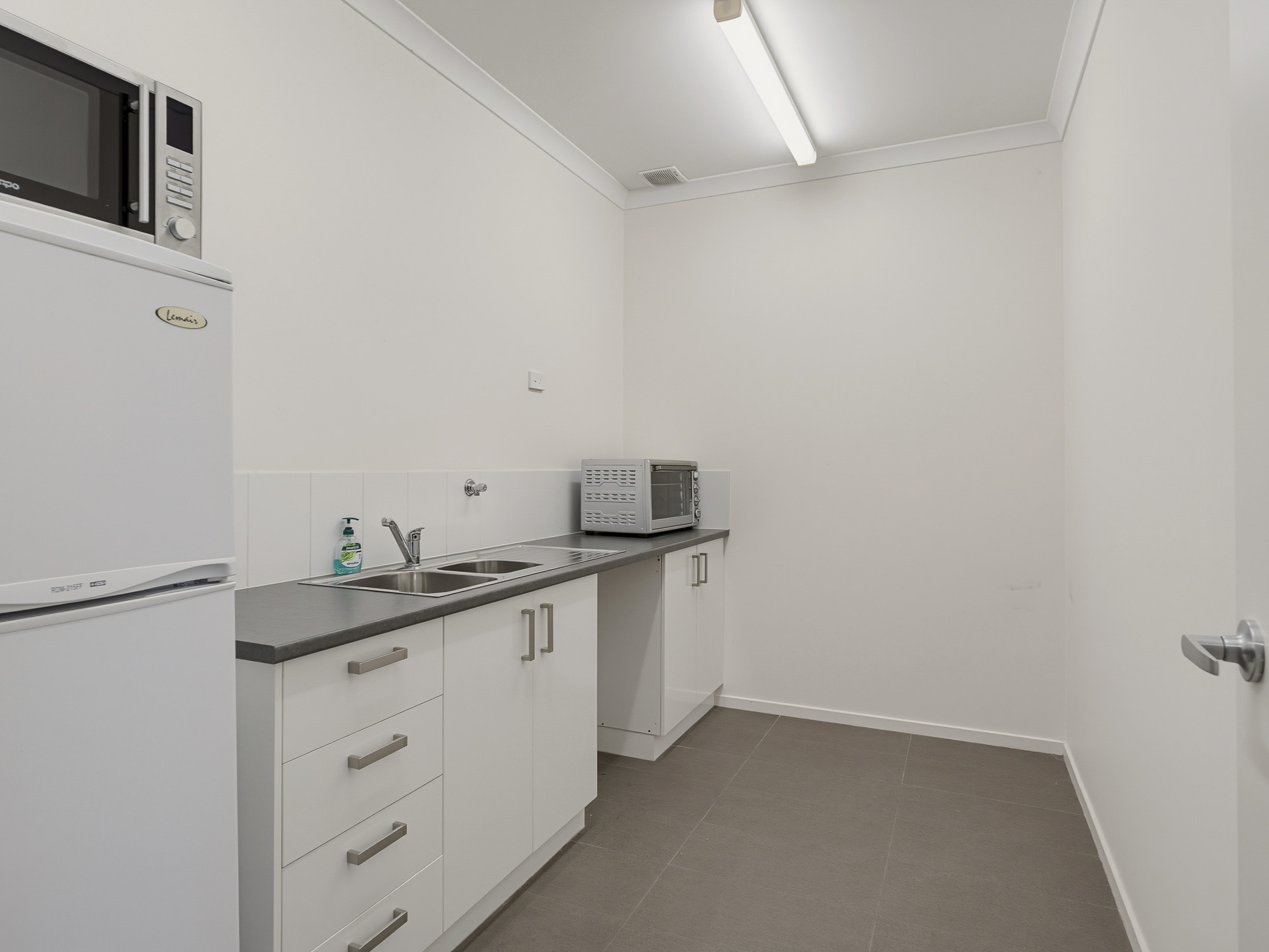 Unit 3, 2 Kennedy Drive, Cambridge, TAS, 7170 - Image 11