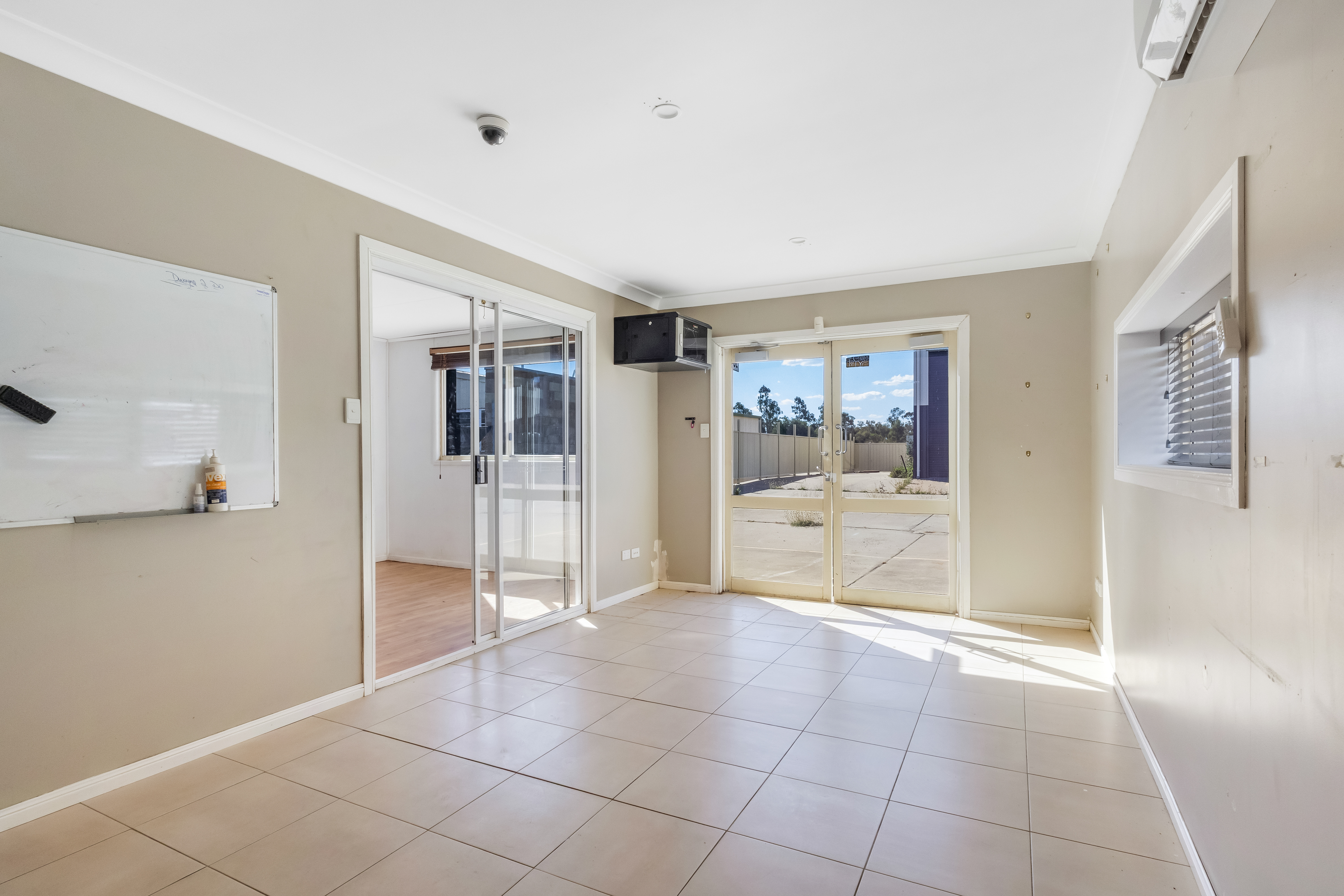 22 Brown Street, Emerald, QLD, 4720 - Image 11
