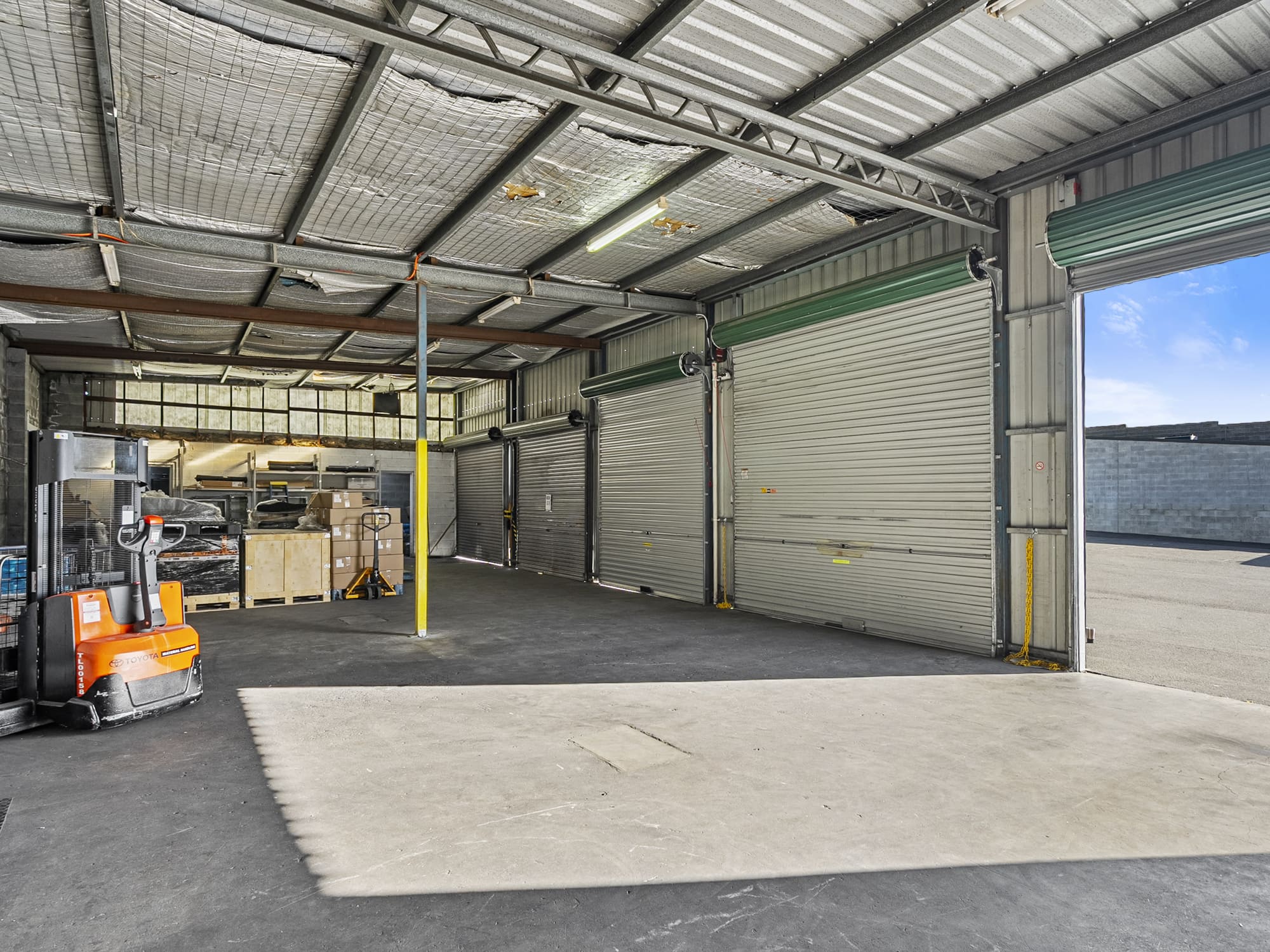 Warehouse & Hardstan/18-20 Gepp Parade, Derwent Park, TAS, 7009 - Image 3