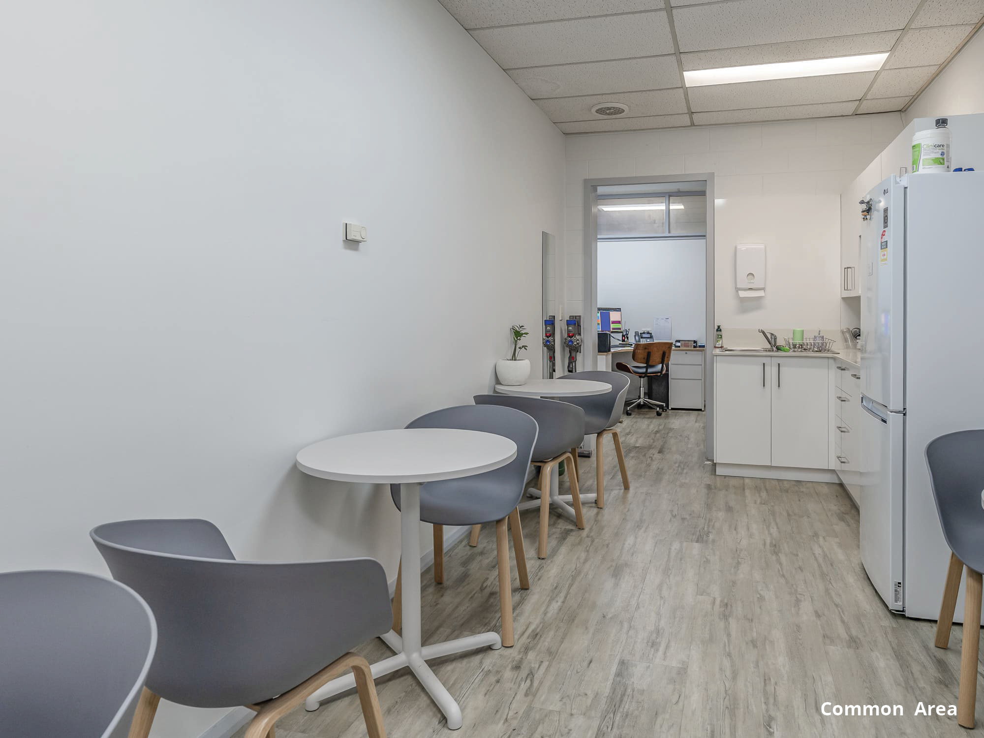 Part of  Units 2, 4 /32-34 Channel Highway, Kingston, TAS, 7050 - Image 6