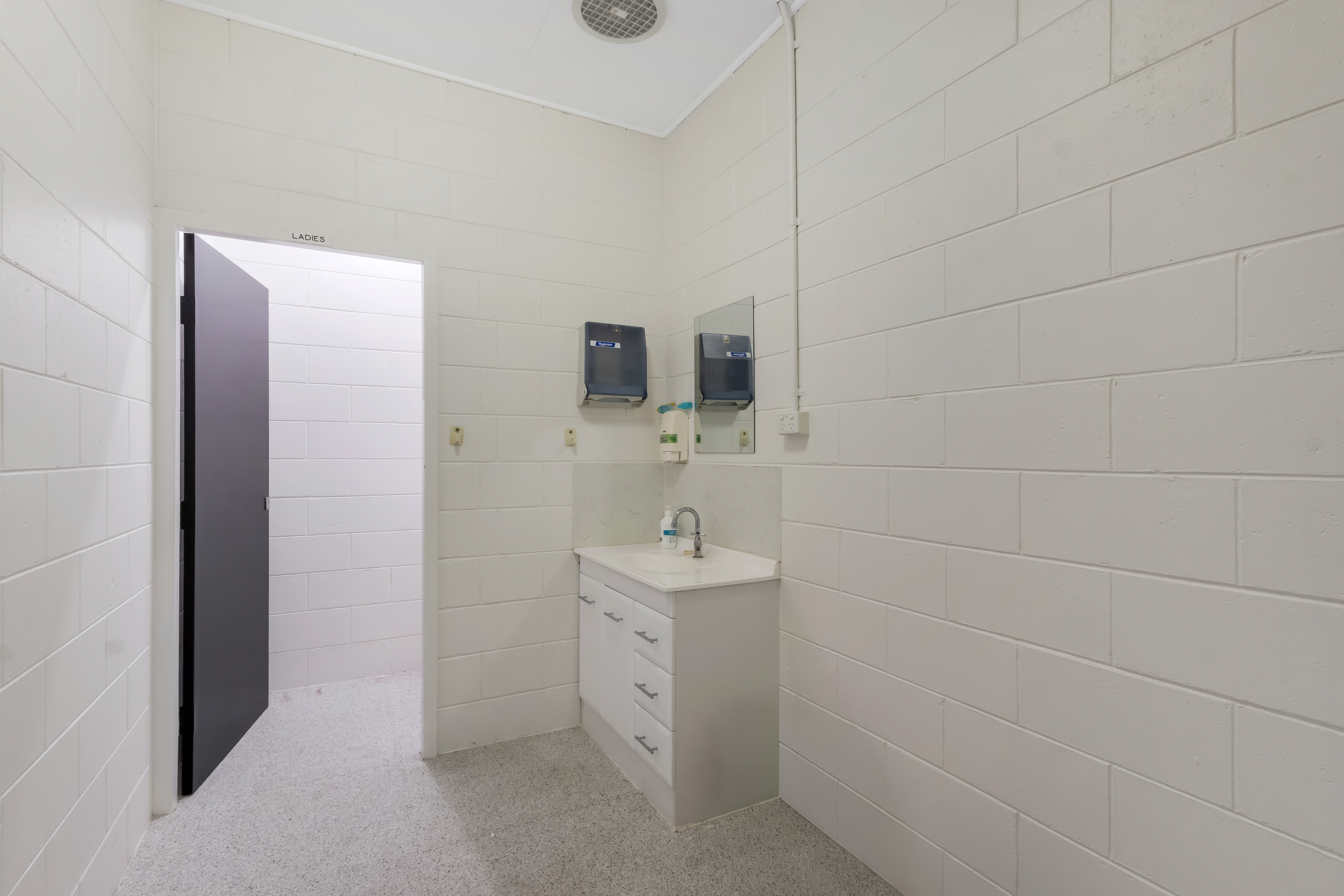1-5 Rufus Street, Blackwater, QLD, 4717 - Image 11