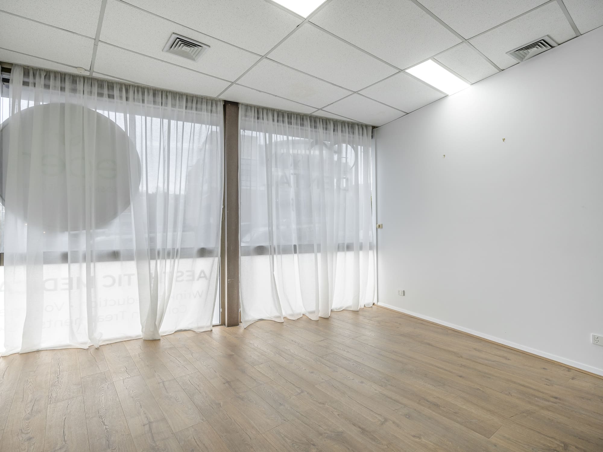 Part of  Units 2, 4 /32-34 Channel Highway, Kingston, TAS, 7050 - Image 3