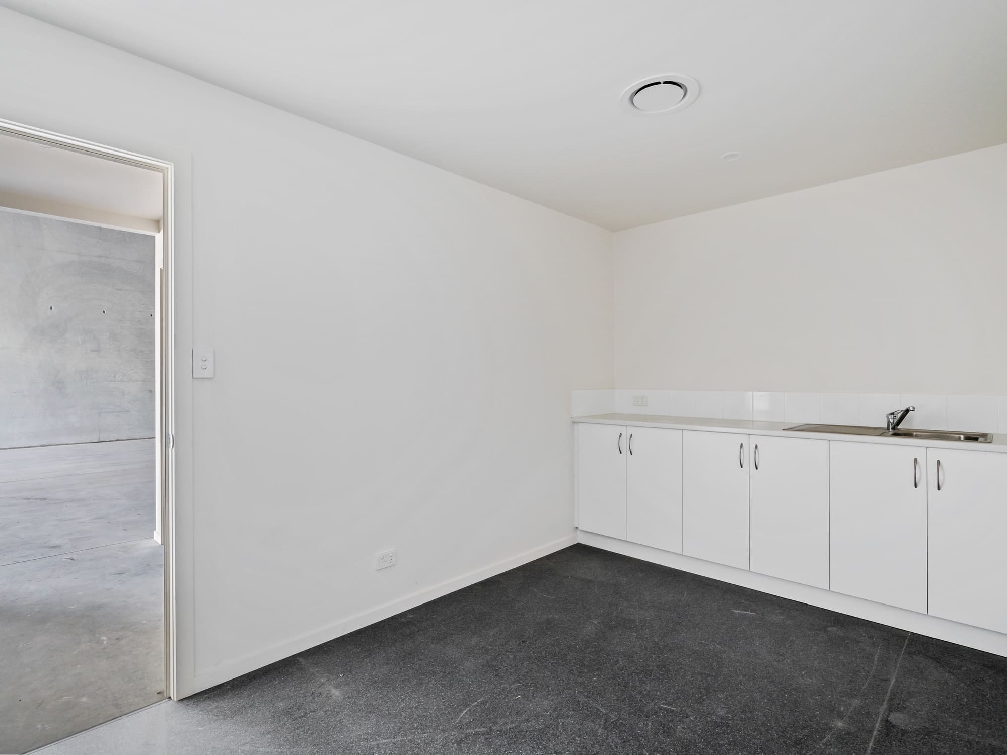 Unit 12/7 Cessna Way, Cambridge, TAS, 7170 - Image 8