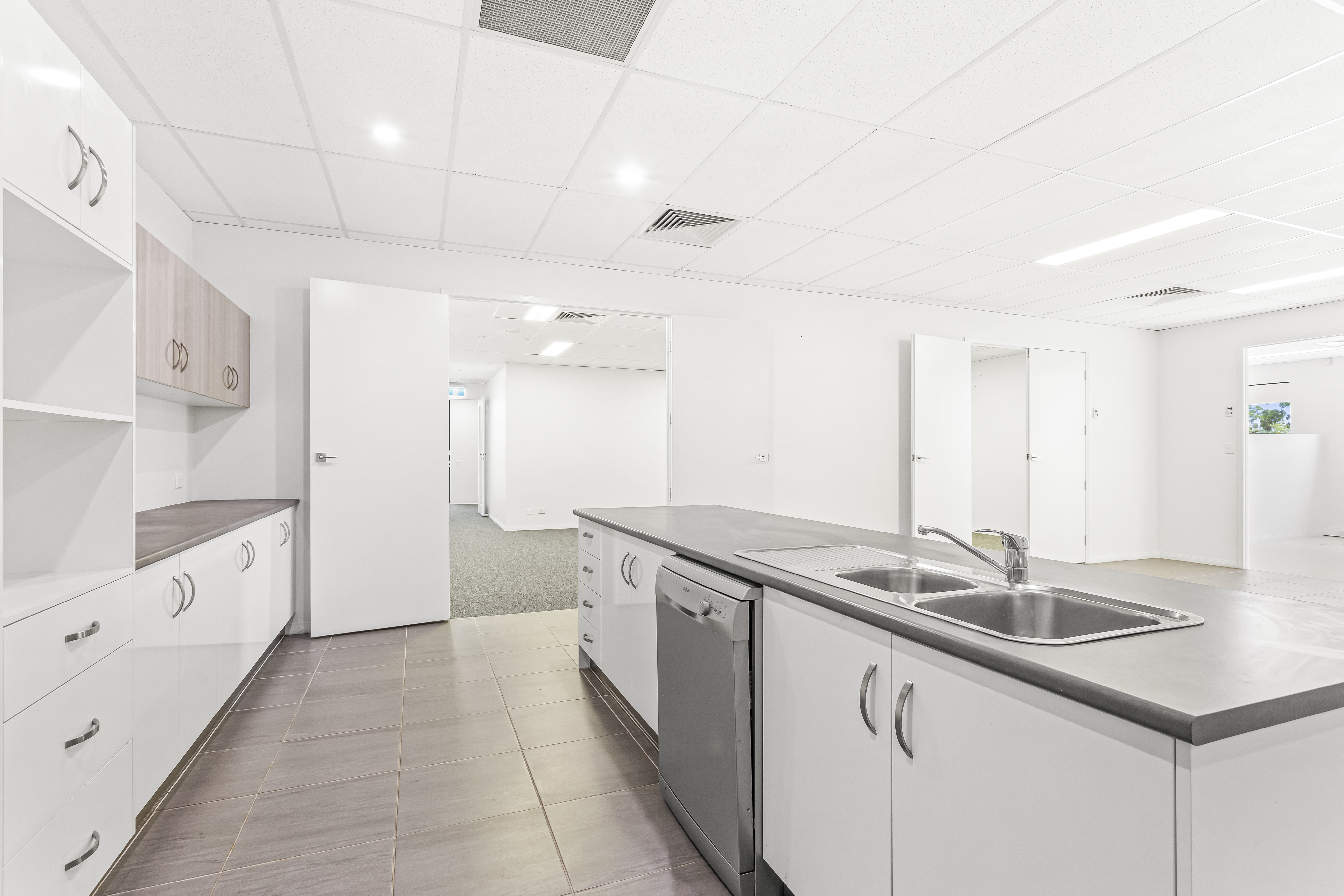 Level 1/35-37 Macaree Street, Berserker, QLD, 4701 - Image 20