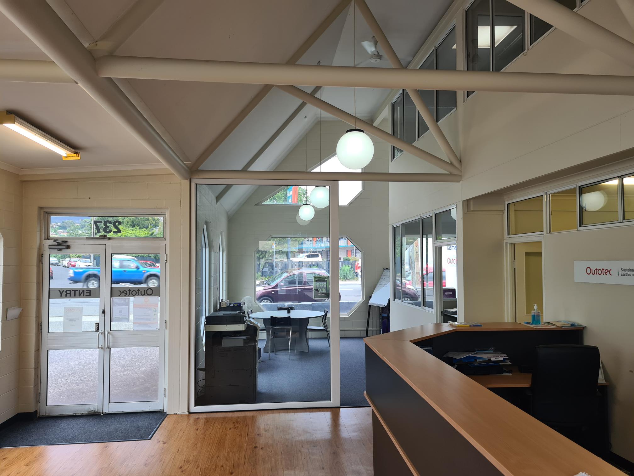 Ground  Unit 1/237 Main Road, Derwent Park, TAS, 7009 - Image 2