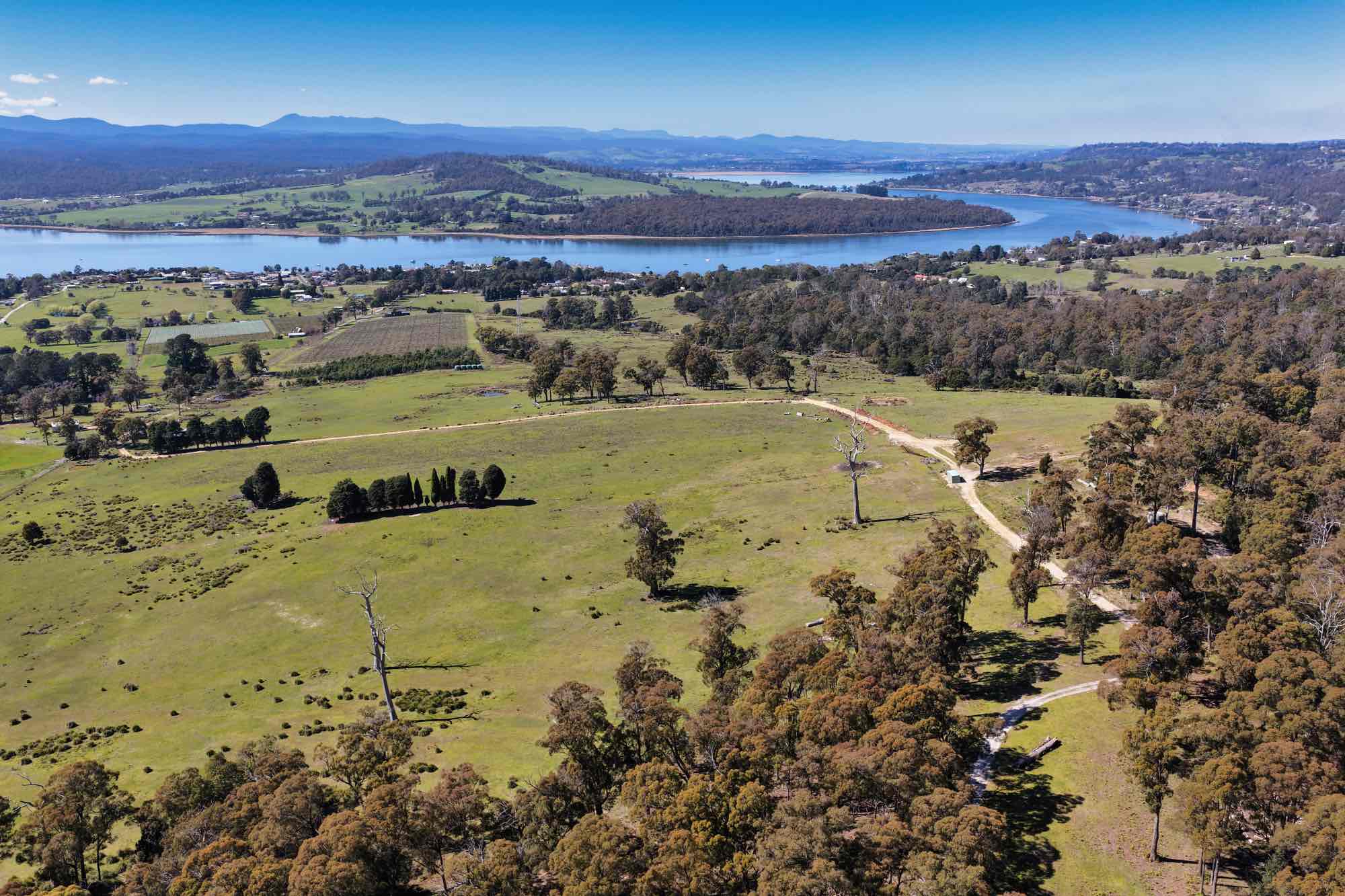 Property/137 Hendersons Lane, Gravelly Beach, TAS, 7276 - Image 4
